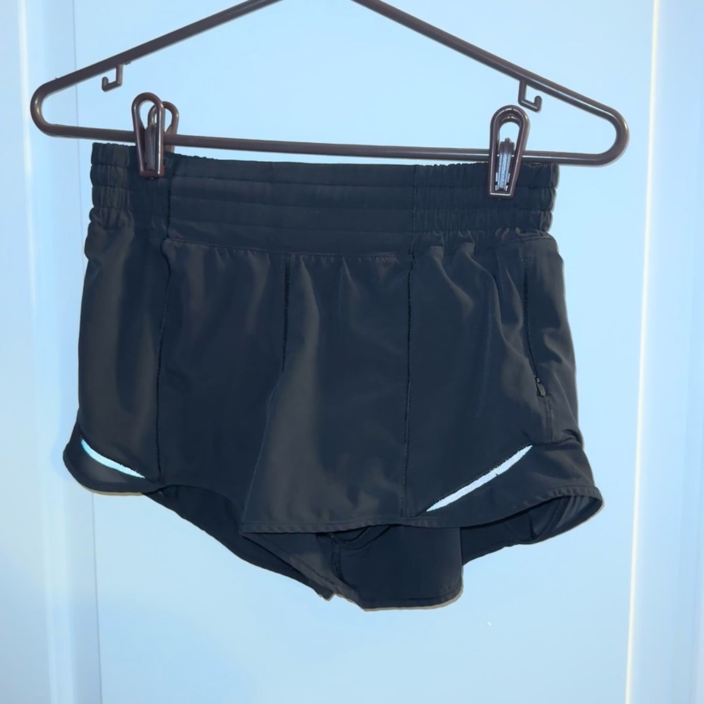 lululemon shorts hotty hot